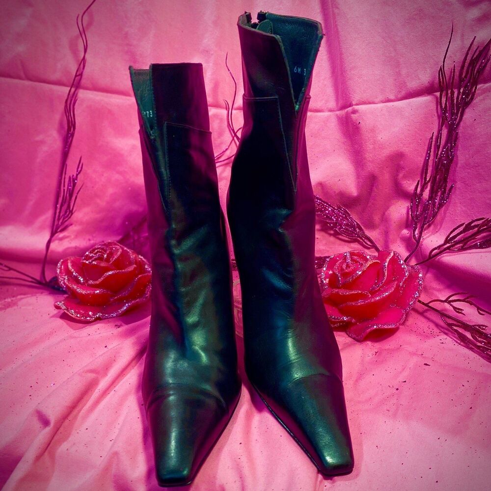 NEW…STUART WIETZMAN…BLACK LEATHER ANKLE BOOT…3” IN HEELS…WMN SIZE 9.5....VINTAGE